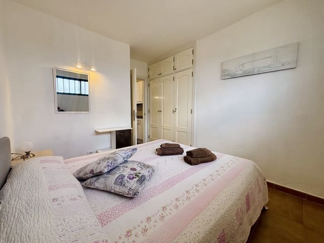 Apartamento de 1 habitación en Costa de Antigua, Antigua en venta con piscina - 130.000 € (Ref: 9703242)