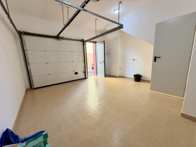 3 slaapkamer Huis te koop in Caleta de Fuste, Antigua met zwembad garage - € 240.000 (Ref: 9703309)