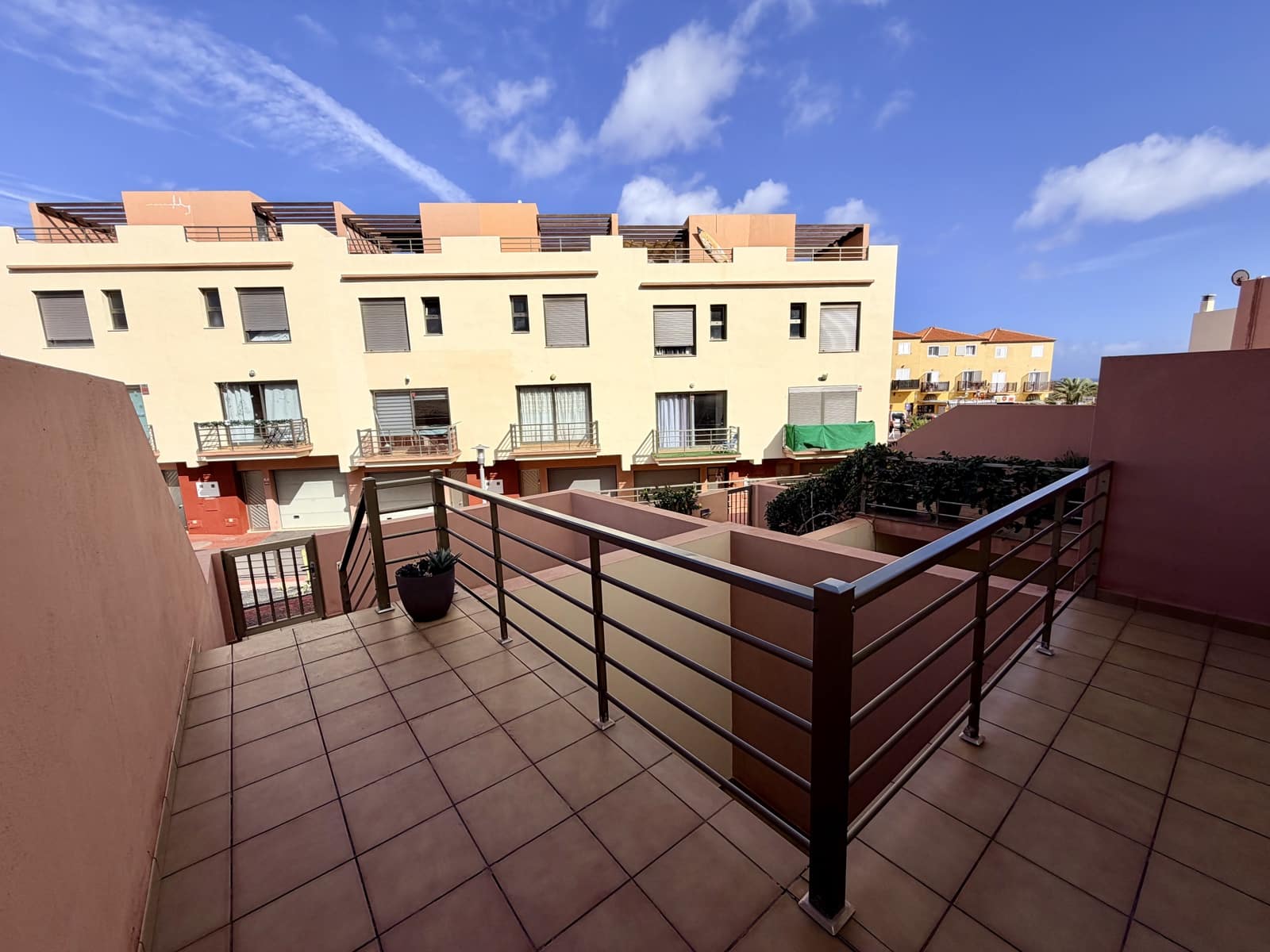 3 slaapkamer Huis te koop in Caleta de Fuste met zwembad garage - € 240.000 (Ref: 9703309)