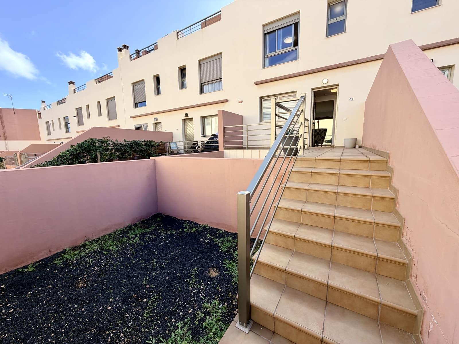 3 slaapkamer Huis te koop in Caleta de Fuste met zwembad garage - € 240.000 (Ref: 9703309)