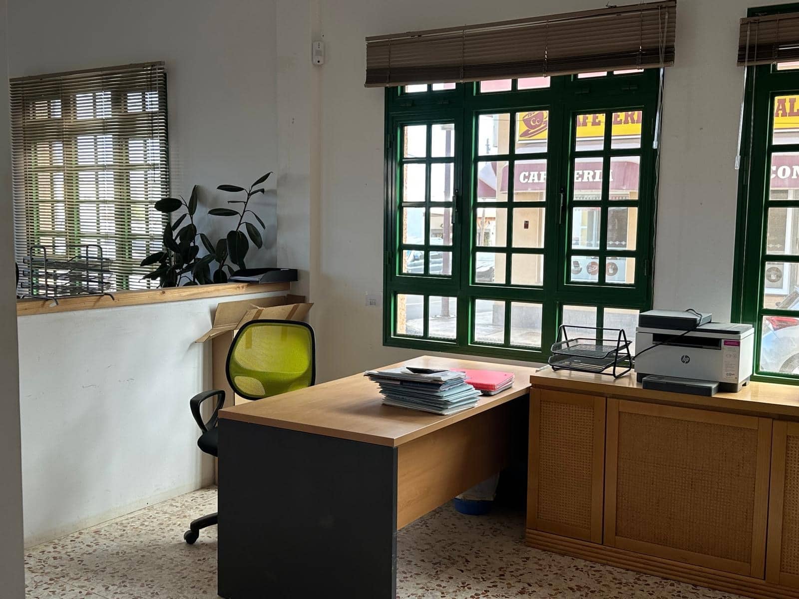 Business for sale in El Matorral - € 100,000 (Ref: 9703311)