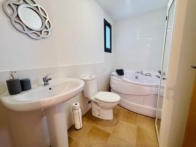 4 camera da letto Villetta a Schiera in vendita in Costa de Antigua, Antigua con piscina garage - 259.000 € (Rif: 9703312)