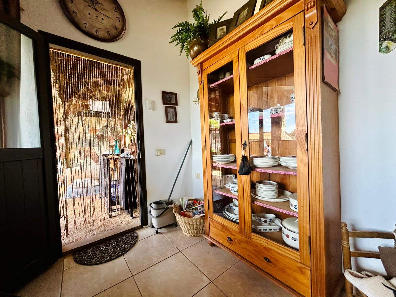 5 bedroom Villa for sale in Triquivijate with pool garage - € 499,000 (Ref: 9703313)