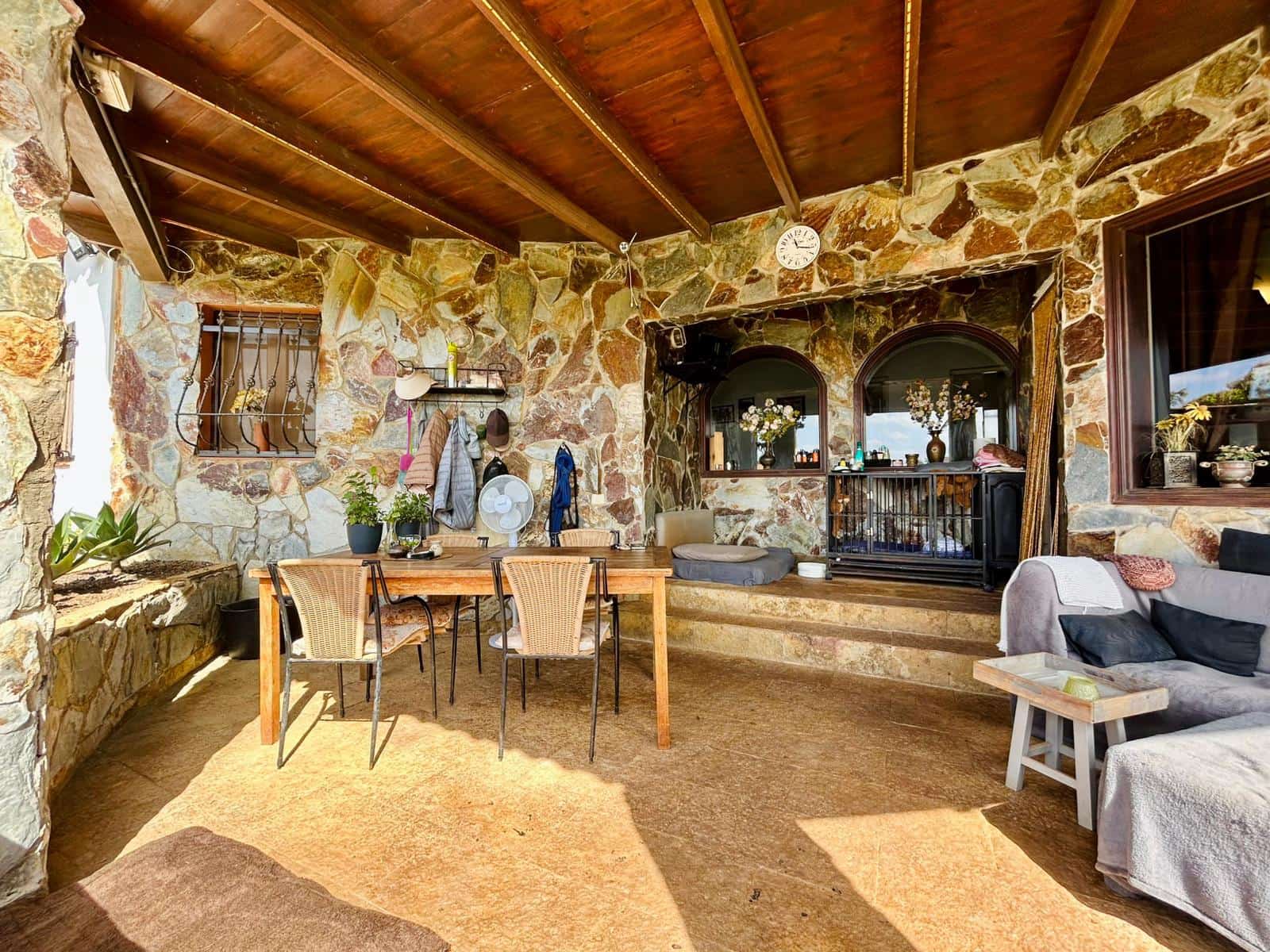 5 bedroom Villa for sale in Triquivijate with pool garage - € 499,000 (Ref: 9703313)