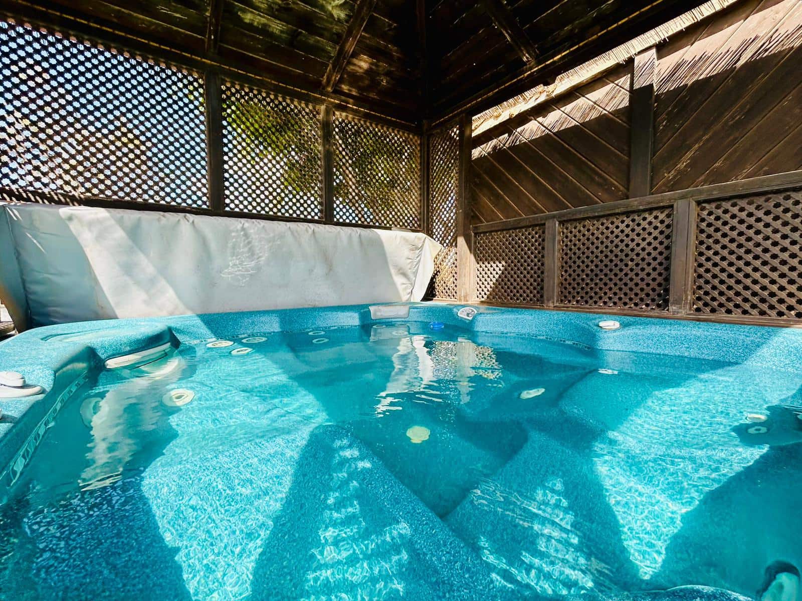 5 bedroom Villa for sale in Triquivijate with pool garage - € 499,000 (Ref: 9703313)