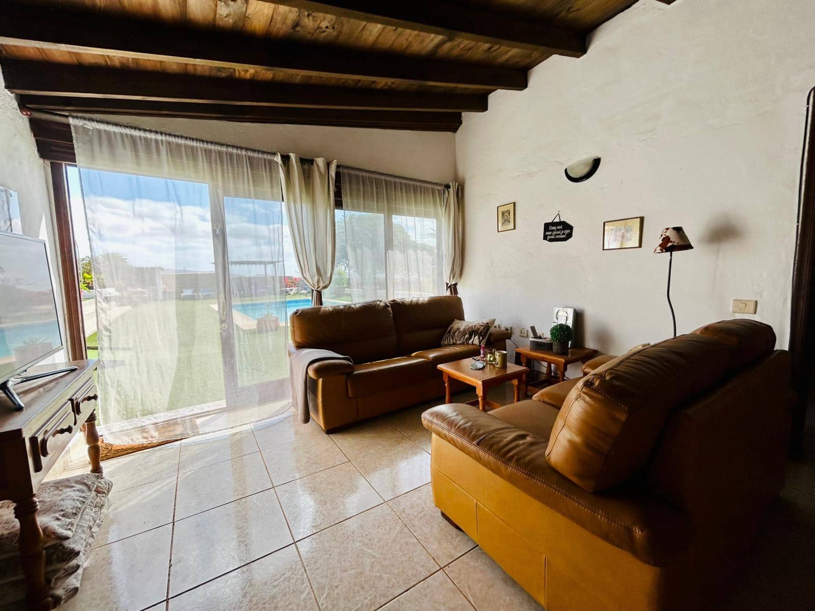 5 bedroom Villa for sale in Triquivijate with pool garage - € 499,000 (Ref: 9703313)