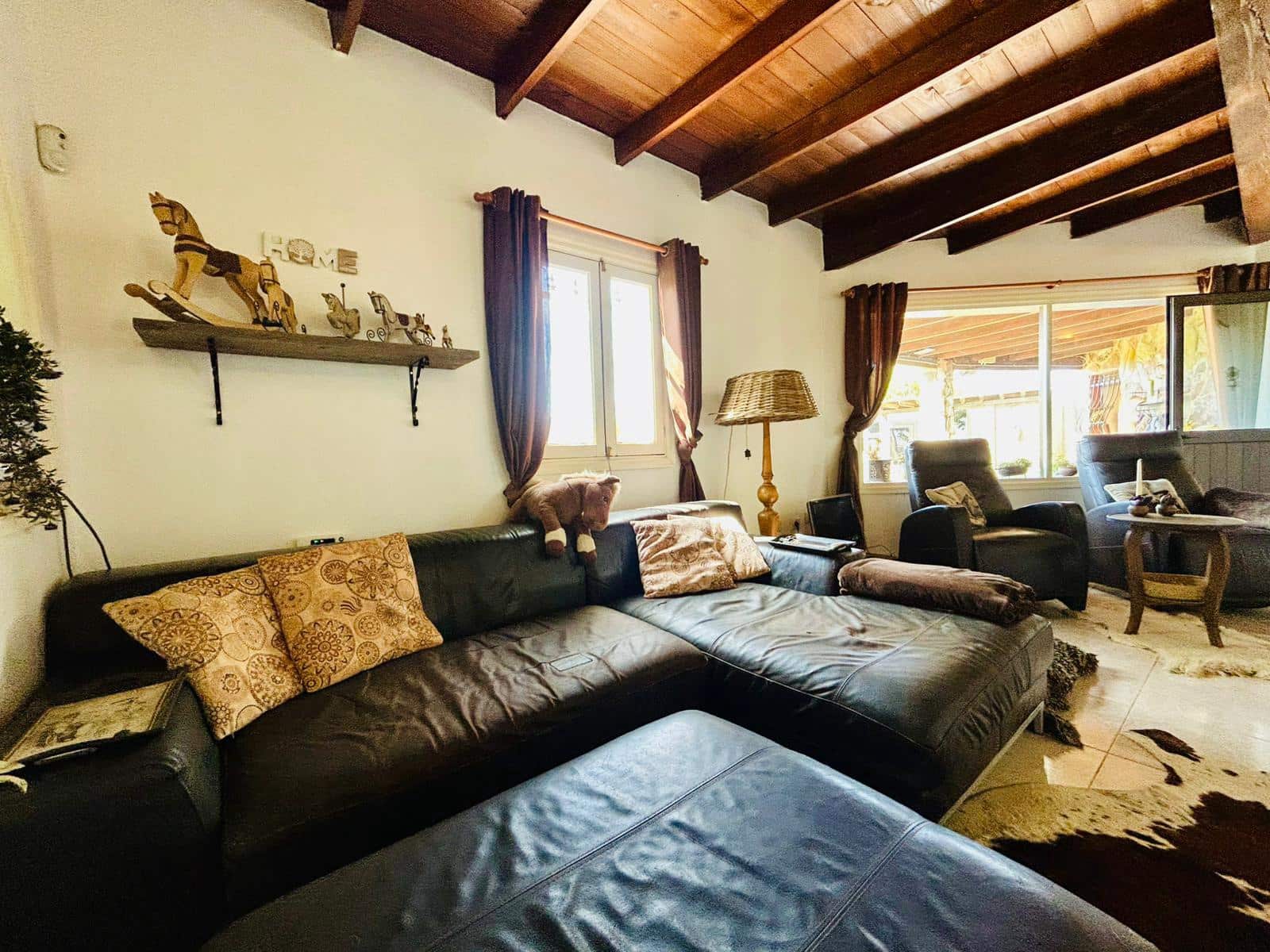 5 bedroom Villa for sale in Triquivijate with pool garage - € 499,000 (Ref: 9703313)