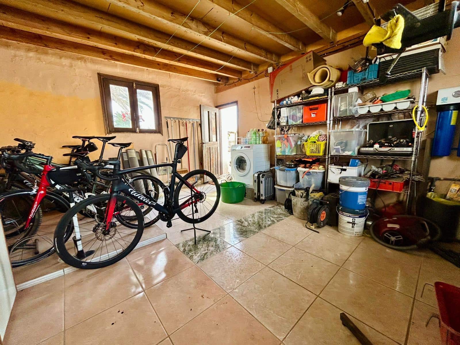 5 bedroom Villa for sale in Triquivijate with pool garage - € 499,000 (Ref: 9703313)