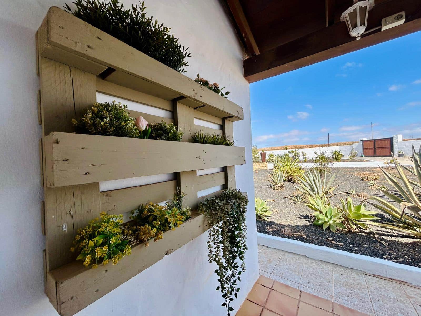 5 bedroom Villa for sale in Triquivijate with pool garage - € 499,000 (Ref: 9703313)