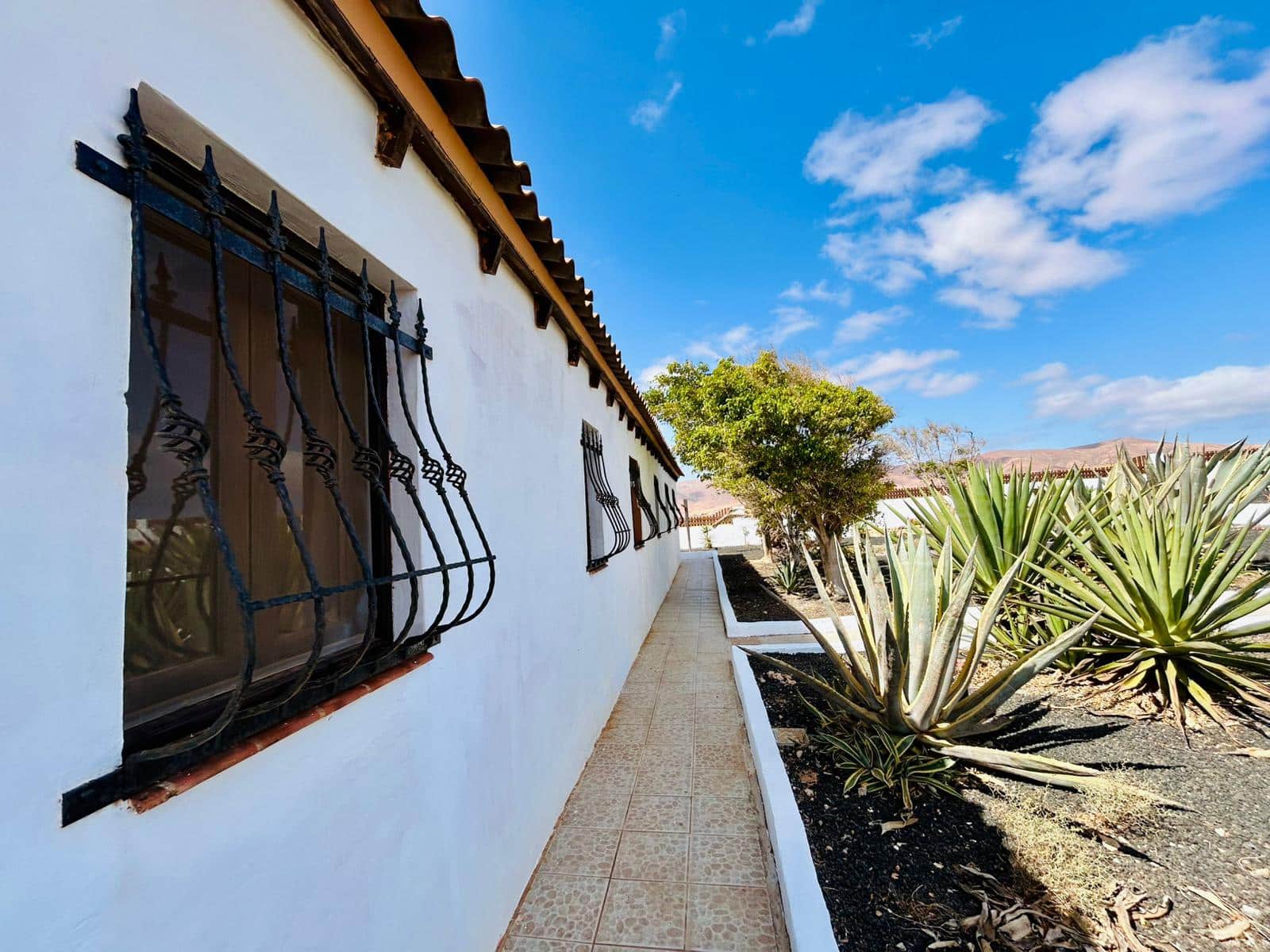 5 bedroom Villa for sale in Triquivijate with pool garage - € 499,000 (Ref: 9703313)