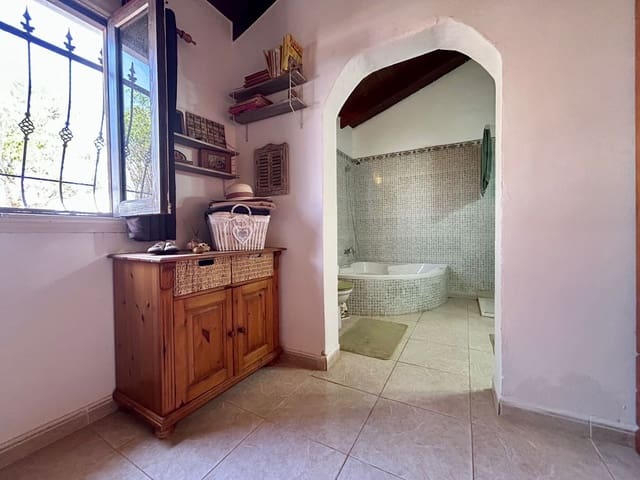 5 chambre Villa/Maison à vendre à Triquivijate, Antigua avec piscine garage - 499 000 € (Ref: 9703313)