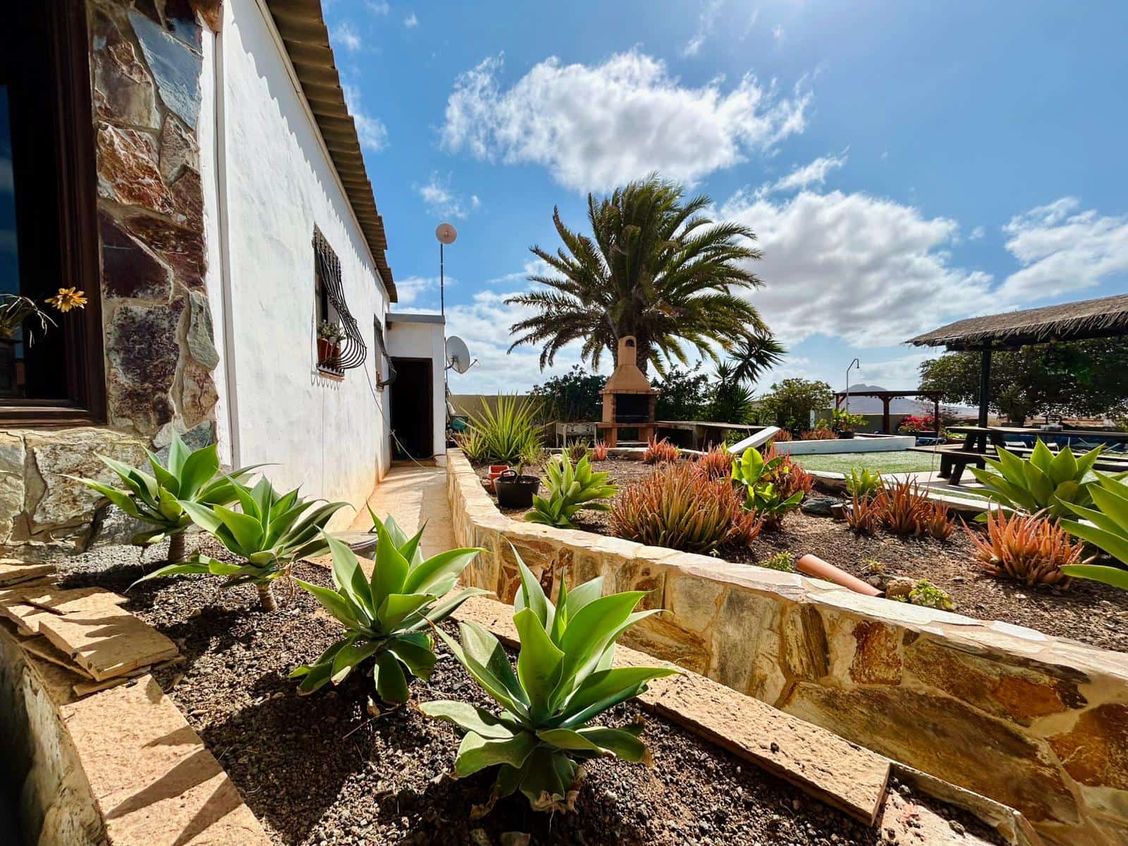 5 bedroom Villa for sale in Triquivijate with pool garage - € 499,000 (Ref: 9703313)