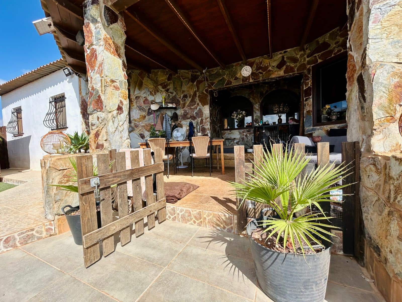 5 bedroom Villa for sale in Triquivijate with pool garage - € 499,000 (Ref: 9703313)