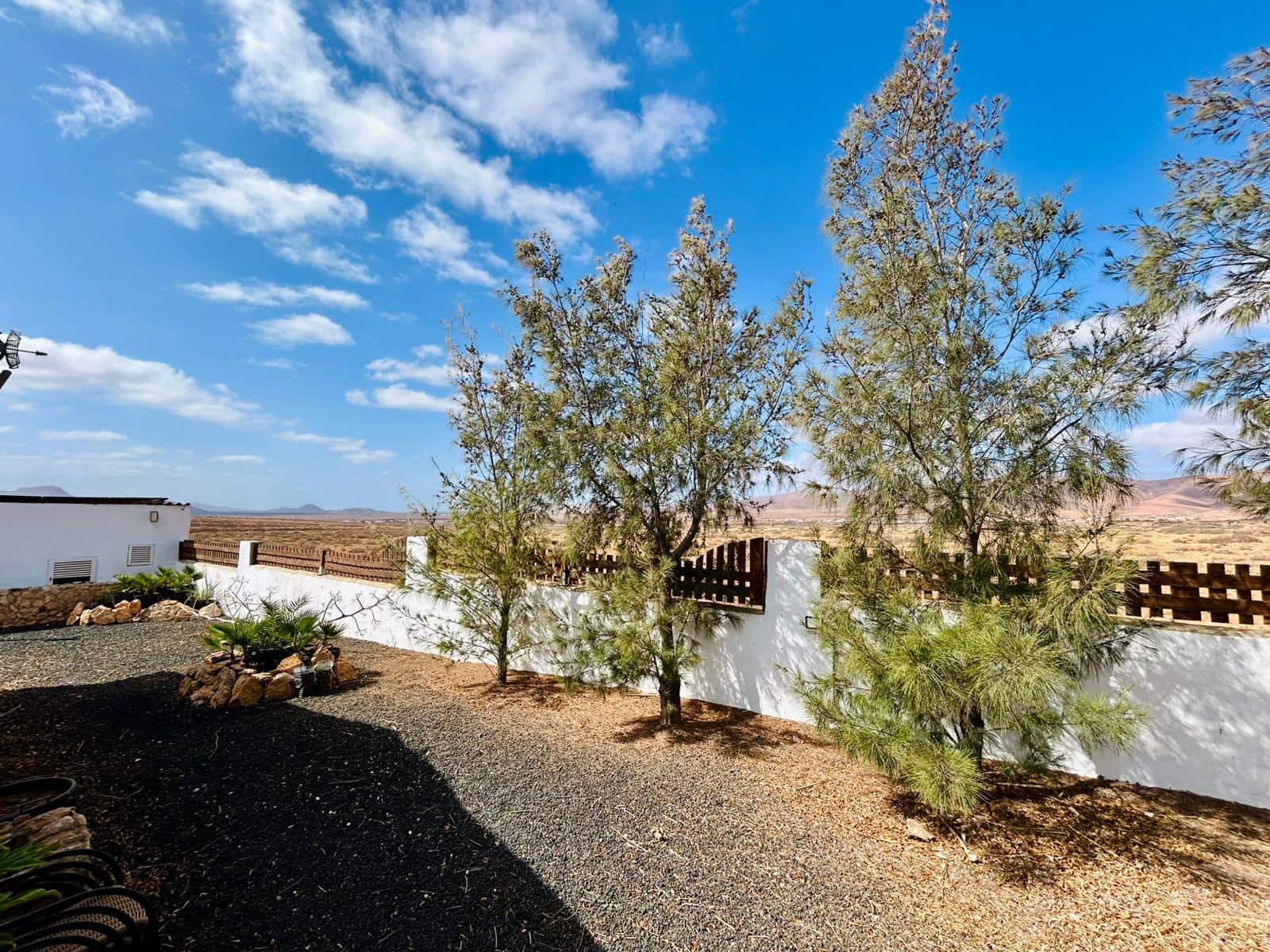 5 bedroom Villa for sale in Triquivijate with pool garage - € 499,000 (Ref: 9703313)