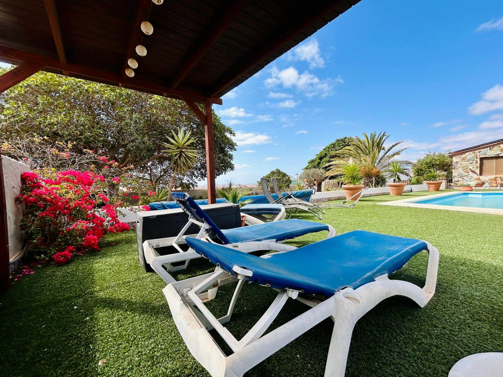 5 bedroom Villa for sale in Triquivijate with pool garage - € 499,000 (Ref: 9703313)