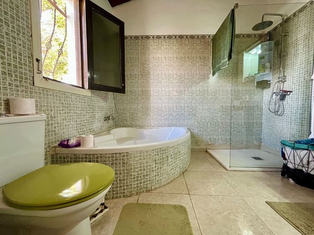 5 chambre Villa/Maison à vendre à Triquivijate, Antigua avec piscine garage - 499 000 € (Ref: 9703313)