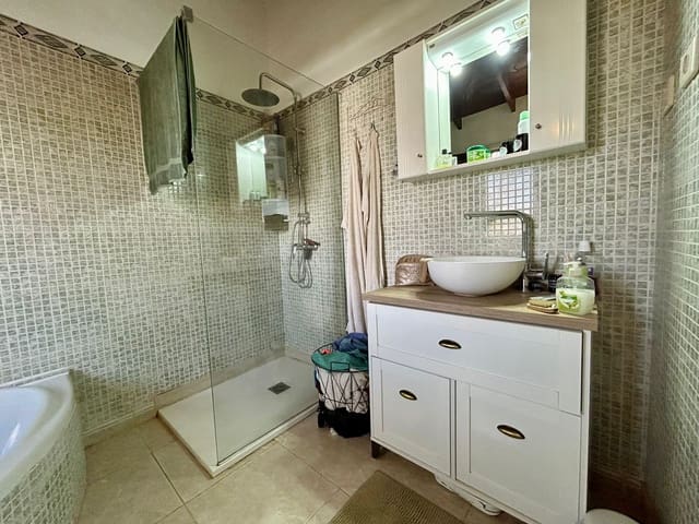 5 chambre Villa/Maison à vendre à Triquivijate, Antigua avec piscine garage - 499 000 € (Ref: 9703313)