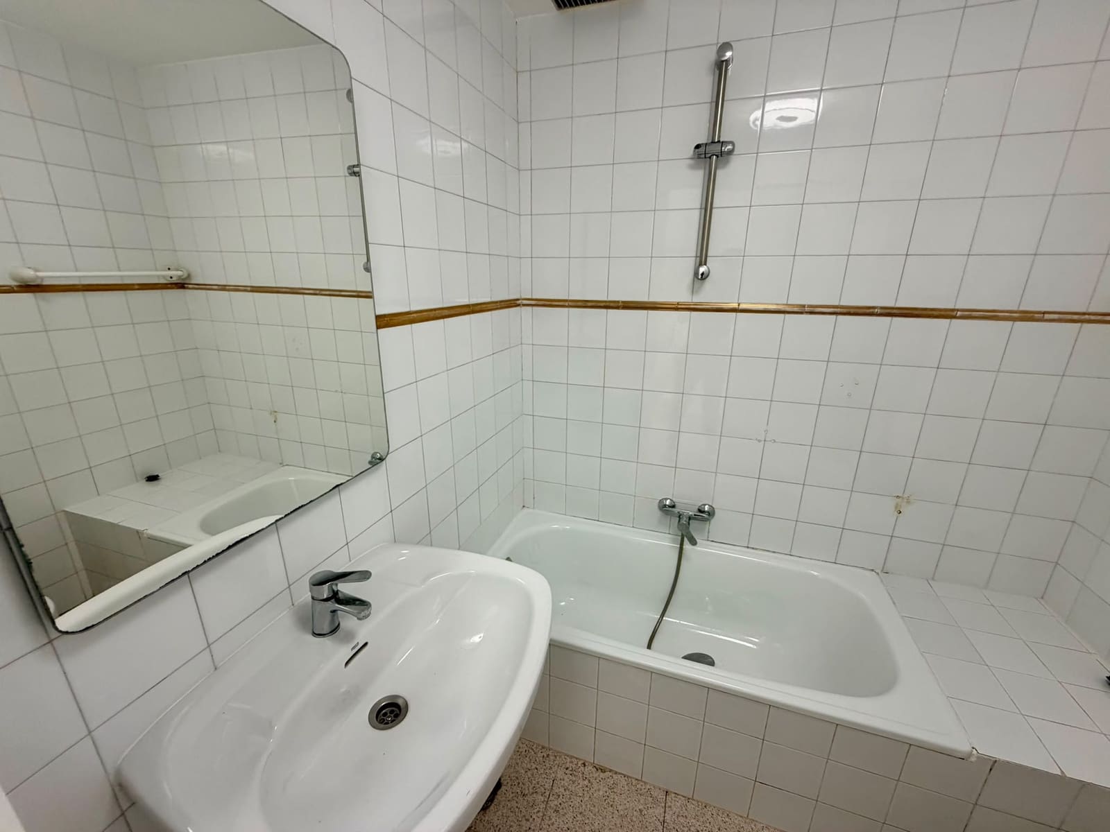 1 bedroom Apartment for sale in Costa de Antigua with pool garage - € 120,000 (Ref: 9703314)