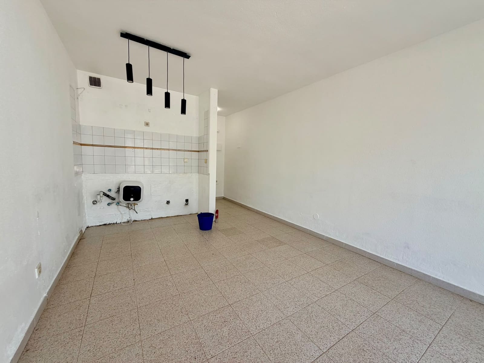 1 bedroom Apartment for sale in Costa de Antigua with pool garage - € 120,000 (Ref: 9703314)