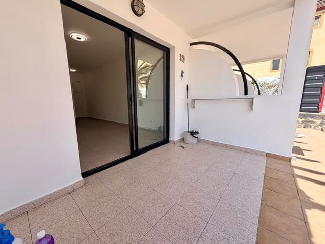 Apartamento de 1 habitación en Costa de Antigua, Antigua en venta con piscina garaje - 120.000 € (Ref: 9703314)