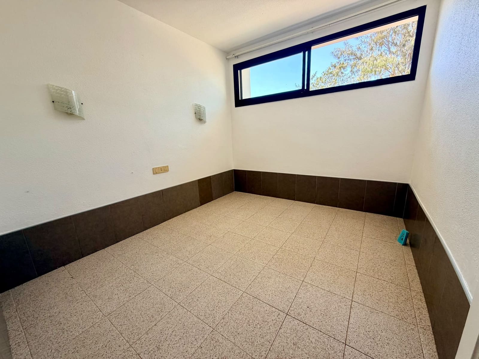 1 bedroom Apartment for sale in Costa de Antigua with pool garage - € 120,000 (Ref: 9703314)