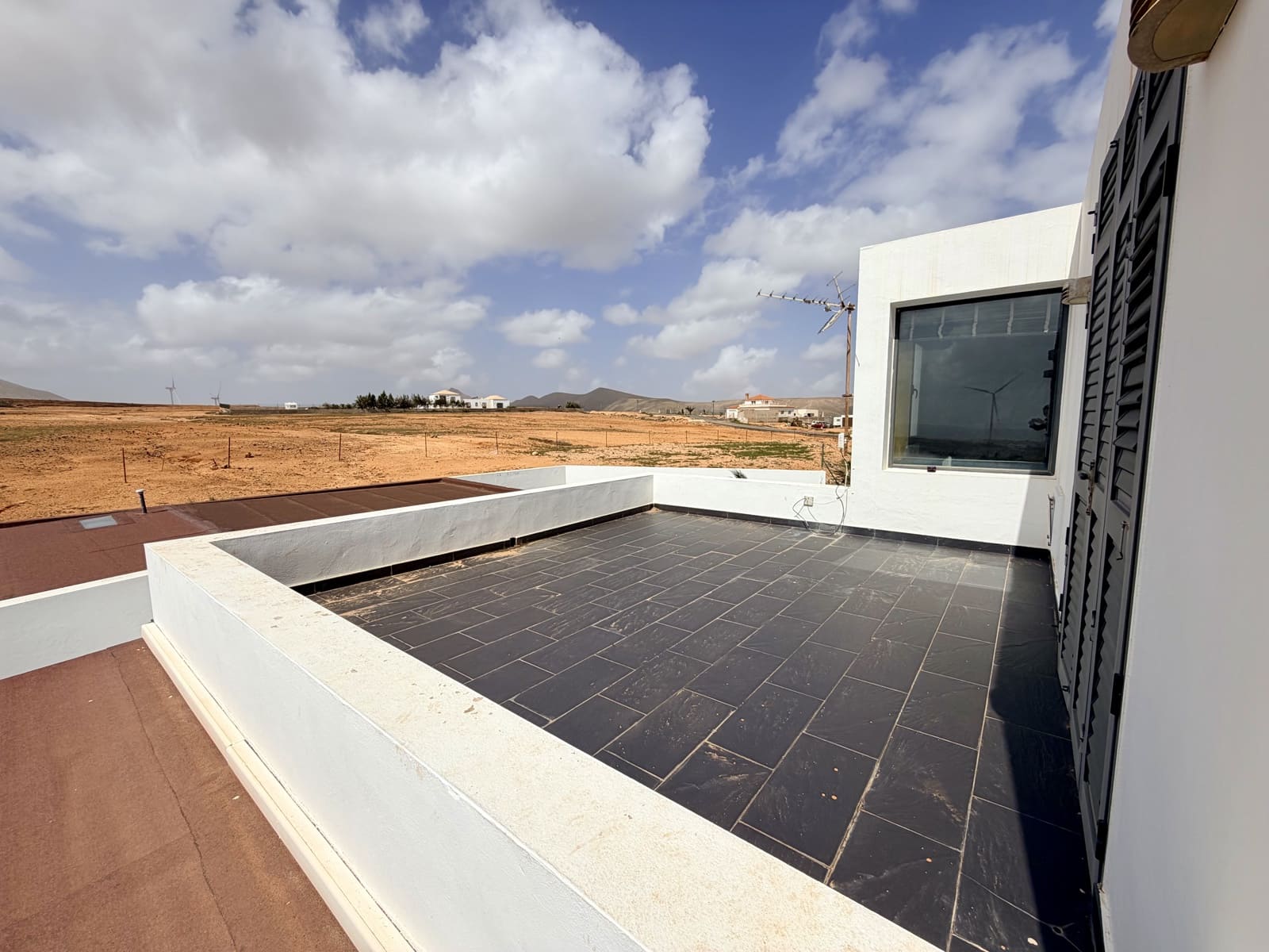 5 bedroom Villa for sale in El Time with pool garage - € 710,000 (Ref: 9703329)