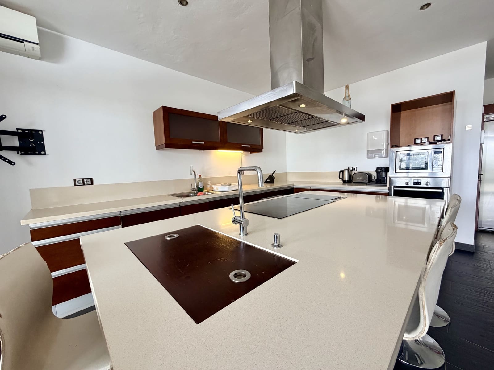 5 bedroom Villa for sale in El Time with pool garage - € 710,000 (Ref: 9703329)