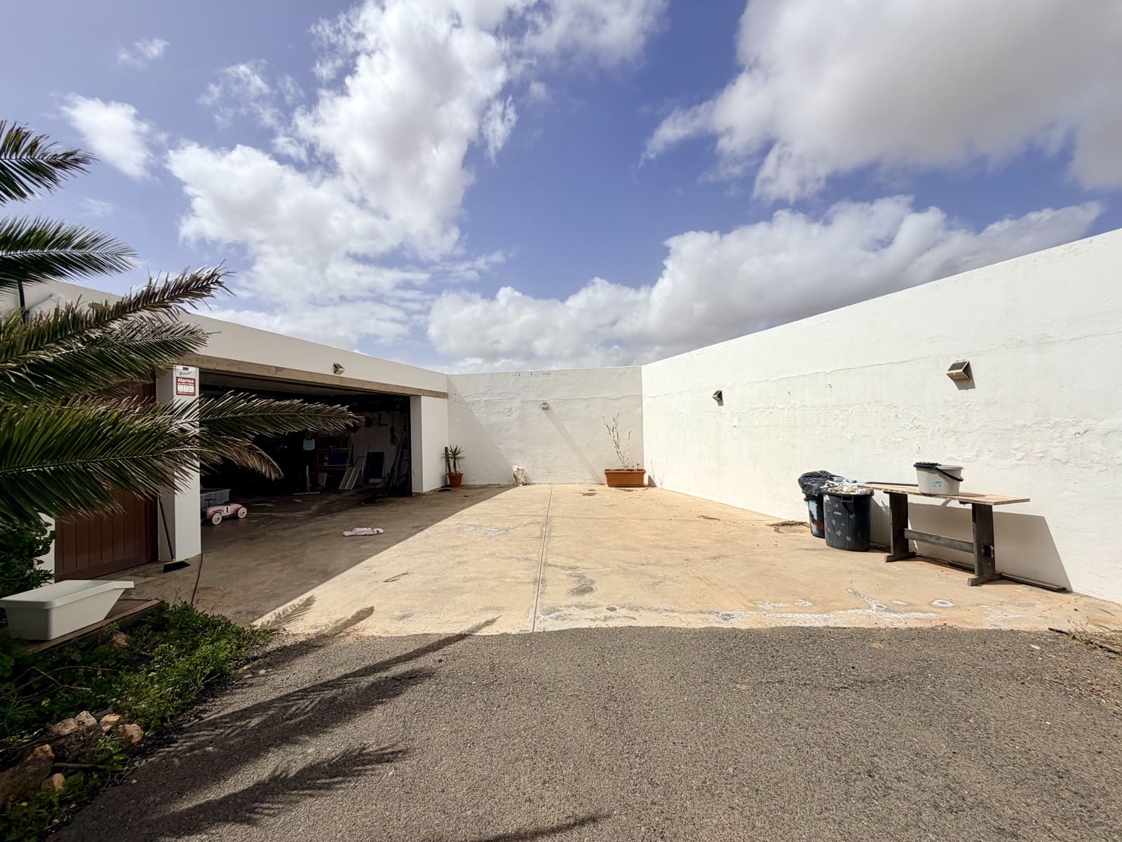 5 bedroom Villa for sale in El Time with pool garage - € 710,000 (Ref: 9703329)