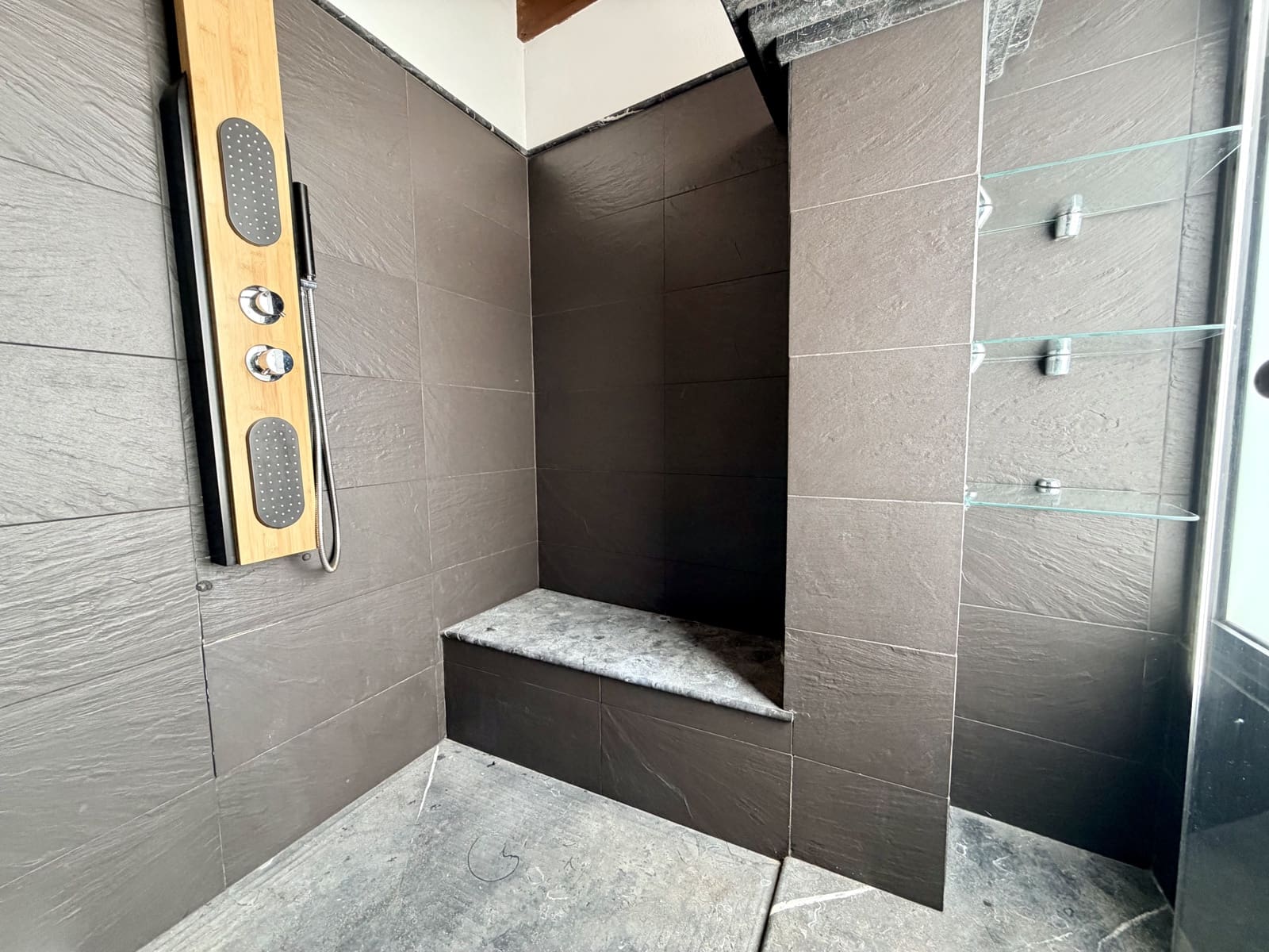 5 bedroom Villa for sale in El Time with pool garage - € 710,000 (Ref: 9703329)