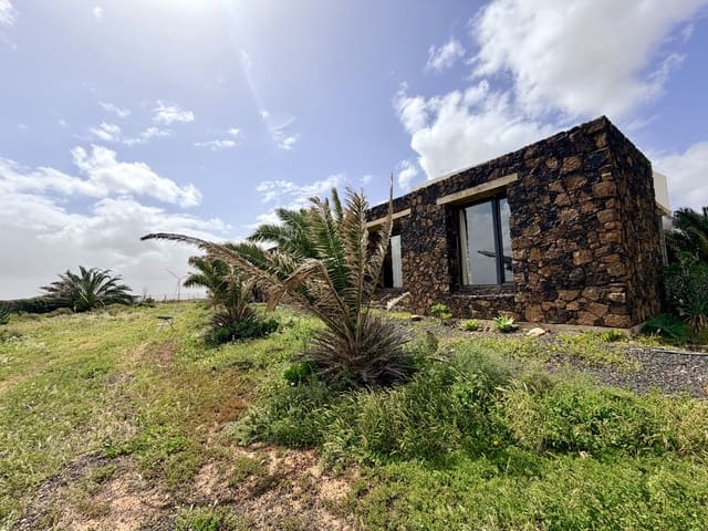 5 sovrum Villa till salu i El Time, Puerto del Rosario med pool garage - 710 000 € (Ref: 9703329)