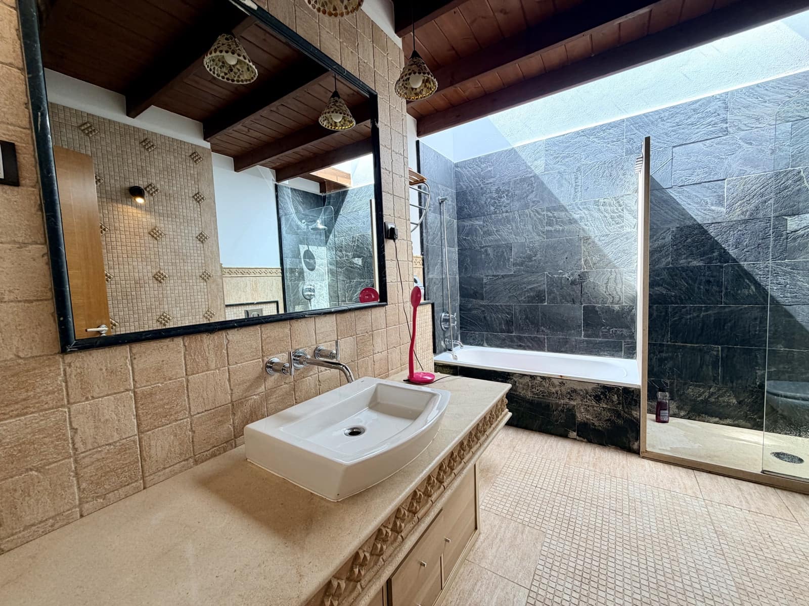 5 bedroom Villa for sale in El Time with pool garage - € 710,000 (Ref: 9703329)