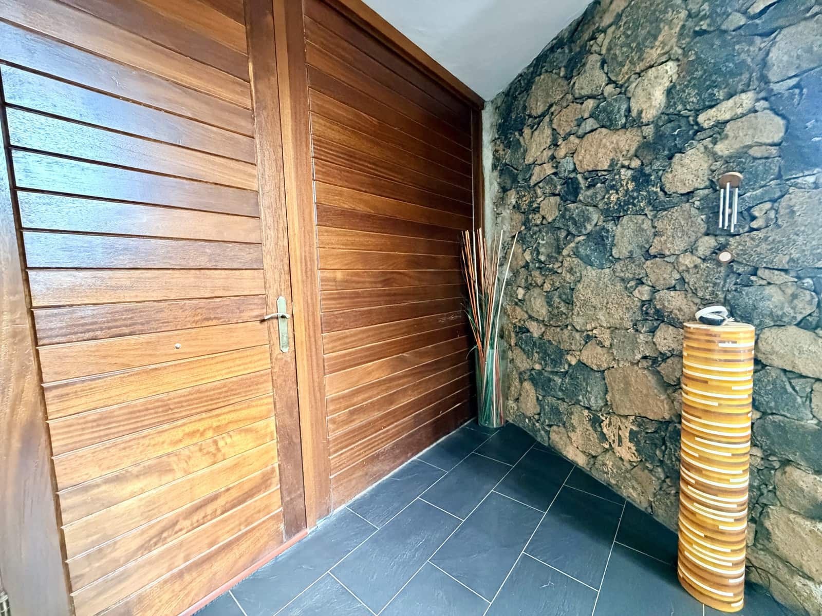 5 bedroom Villa for sale in El Time with pool garage - € 710,000 (Ref: 9703329)