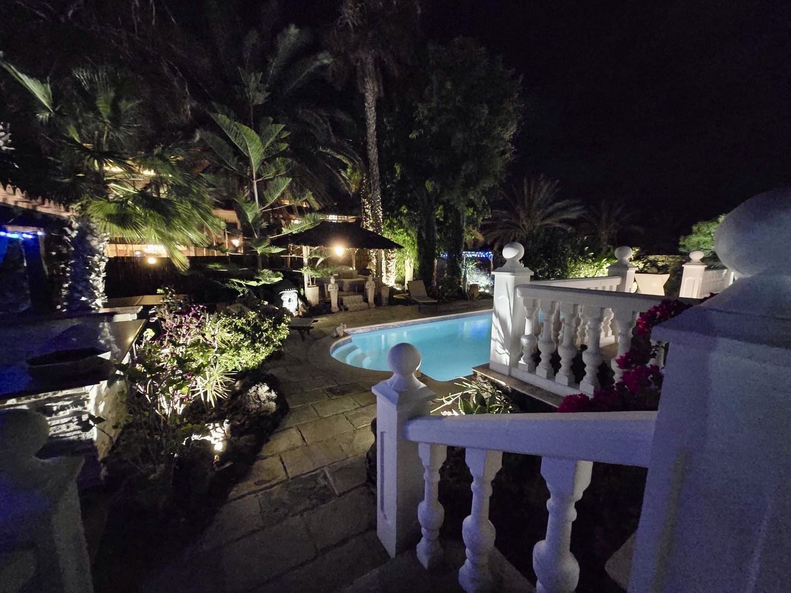 4 bedroom Villa for sale in Caleta de Fuste with pool garage - € 849,000 (Ref: 9735063)