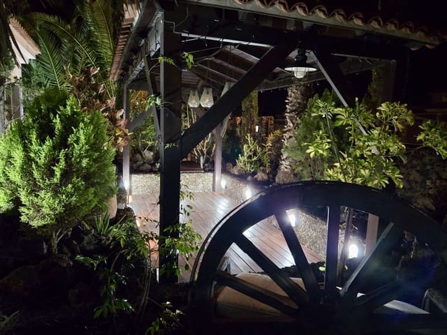 4 bedroom Villa for sale in Caleta de Fuste, Antigua with pool garage - € 849,000 (Ref: 9735063)