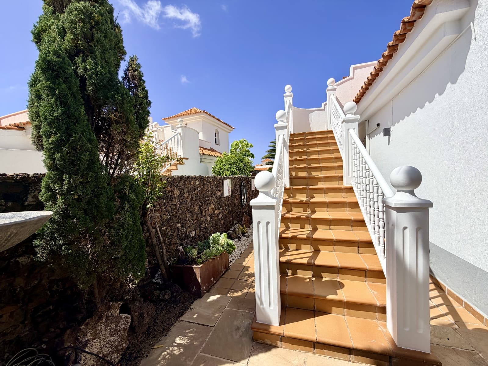 4 bedroom Villa for sale in Caleta de Fuste with pool garage - € 849,000 (Ref: 9735063)