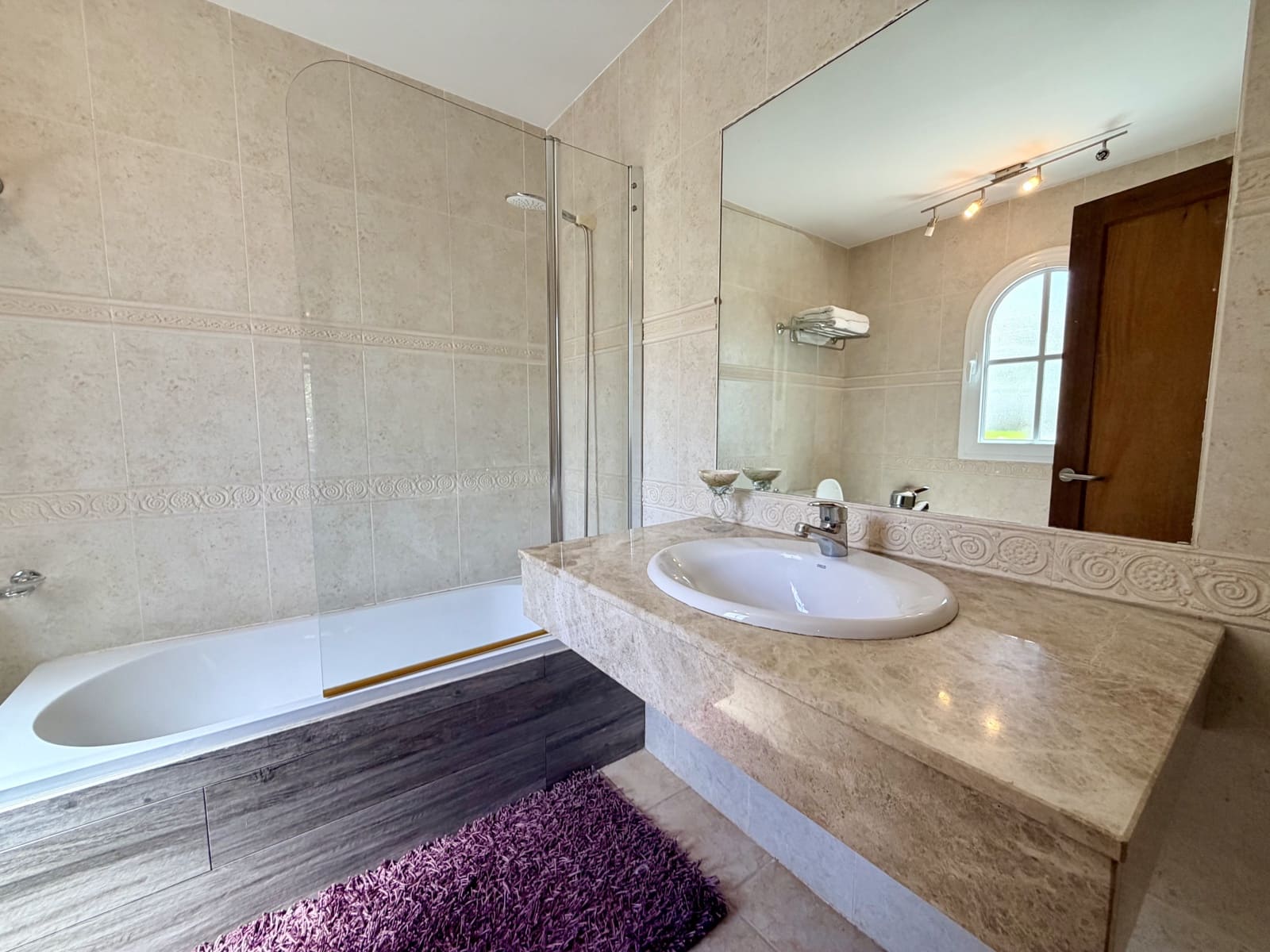 4 bedroom Villa for sale in Caleta de Fuste with pool garage - € 849,000 (Ref: 9735063)