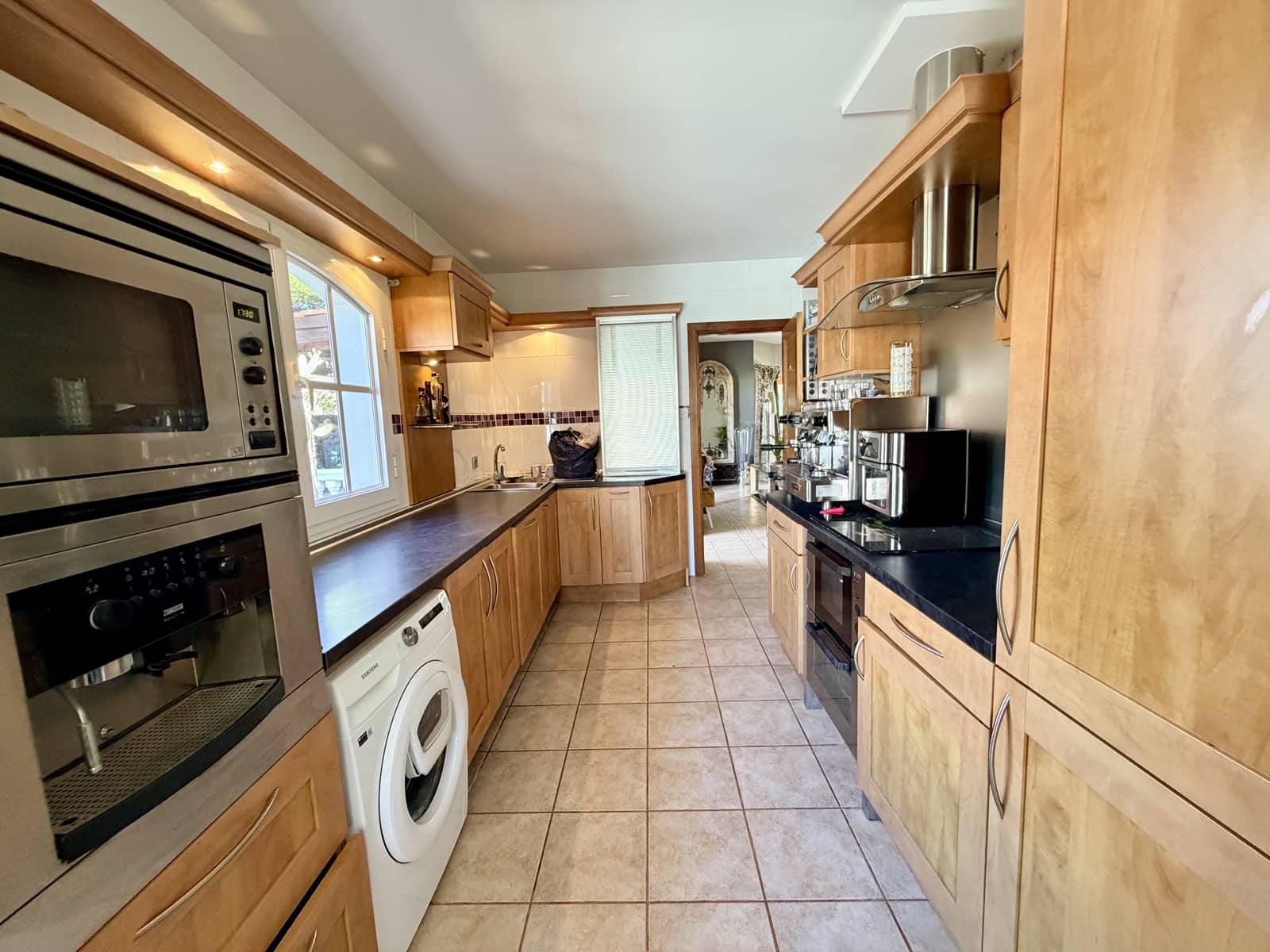 4 bedroom Villa for sale in Caleta de Fuste with pool garage - € 849,000 (Ref: 9735063)