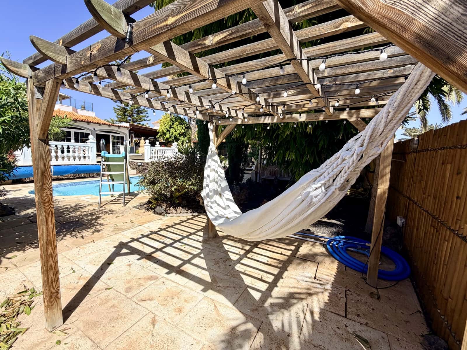 4 bedroom Villa for sale in Caleta de Fuste with pool garage - € 849,000 (Ref: 9735063)