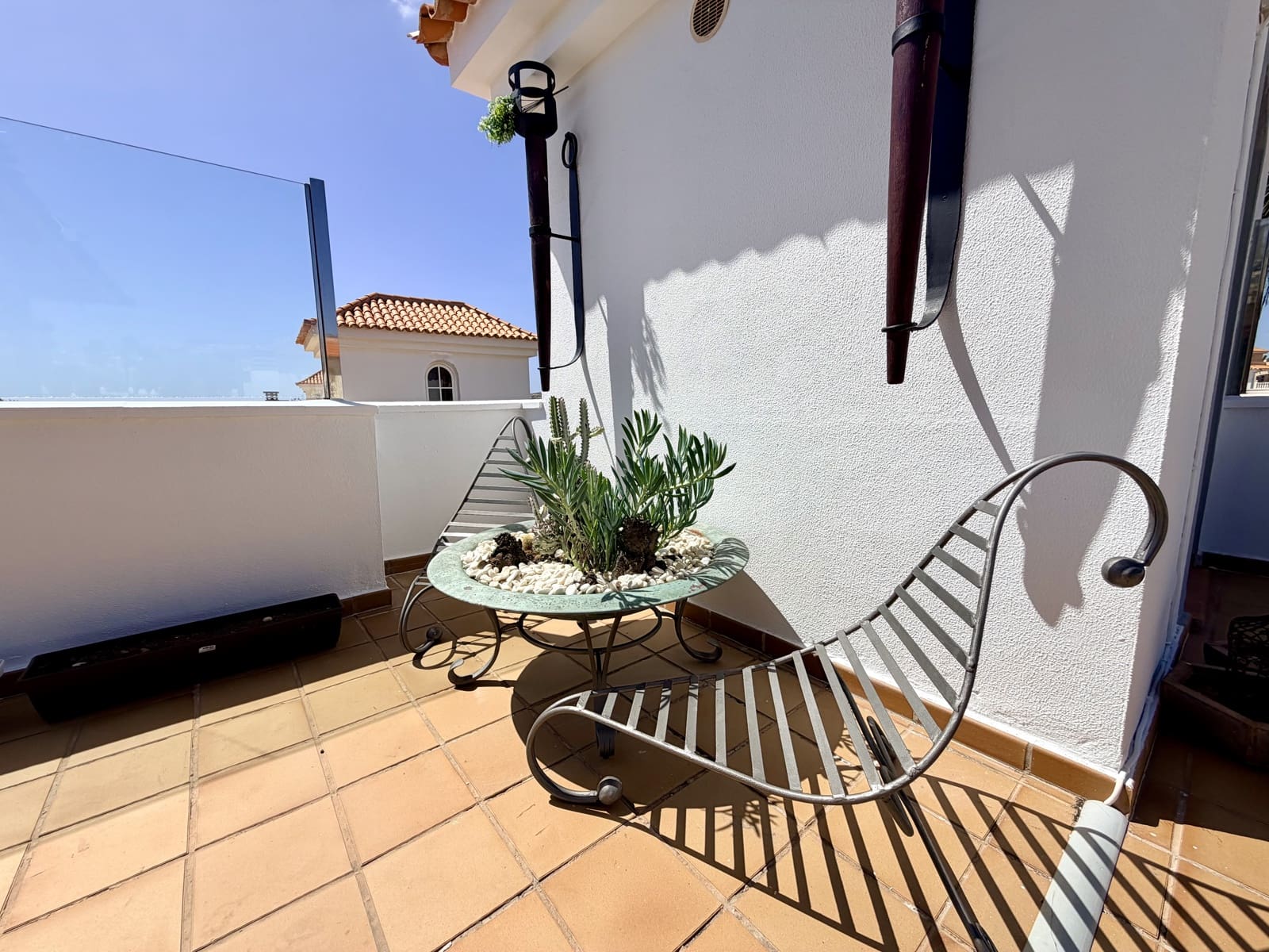 4 bedroom Villa for sale in Caleta de Fuste with pool garage - € 849,000 (Ref: 9735063)