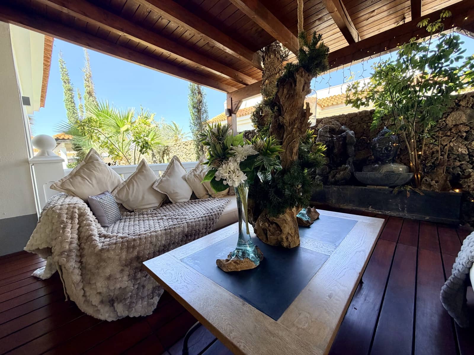 4 bedroom Villa for sale in Caleta de Fuste with pool garage - € 849,000 (Ref: 9735063)