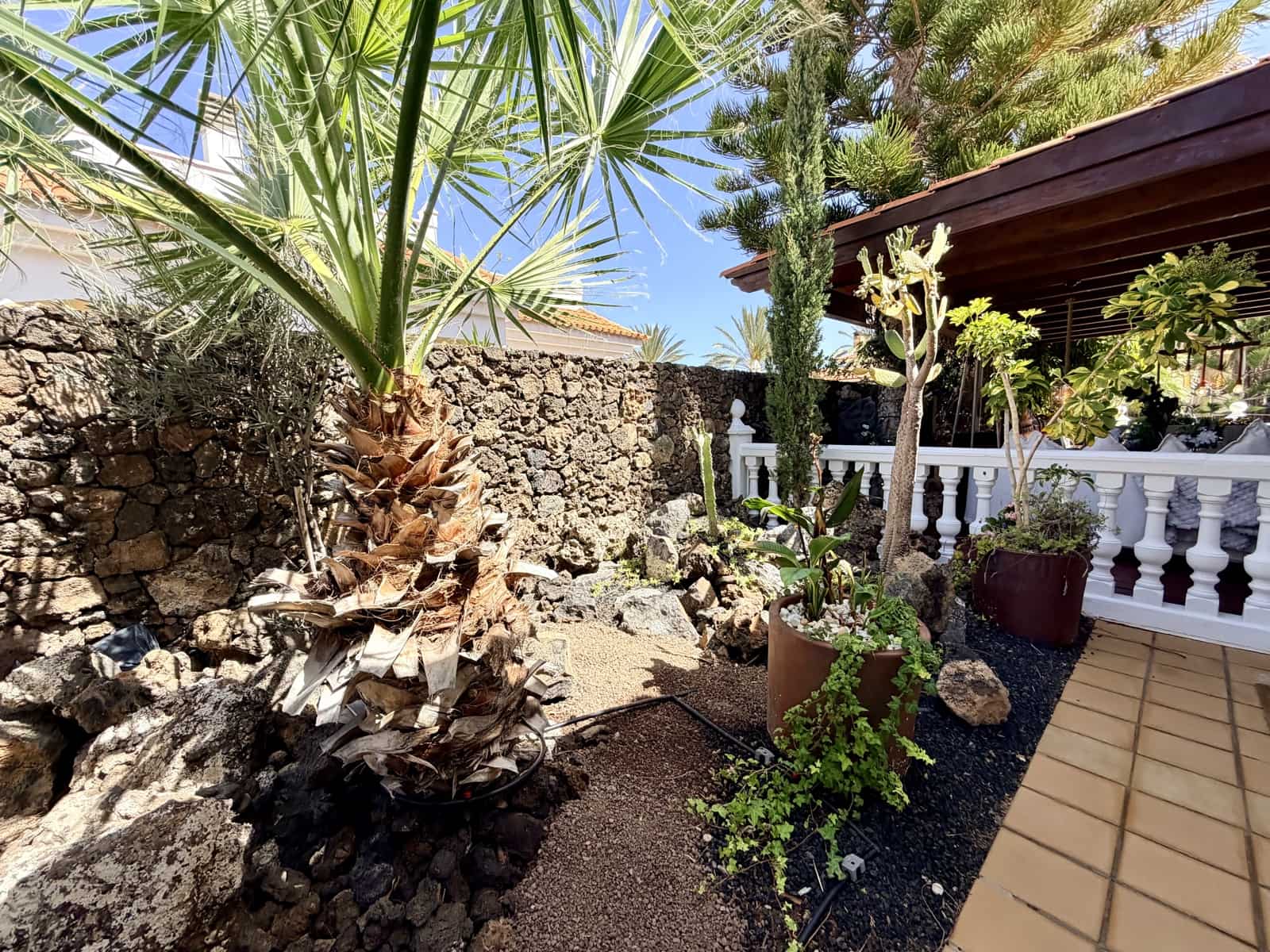 4 bedroom Villa for sale in Caleta de Fuste with pool garage - € 849,000 (Ref: 9735063)