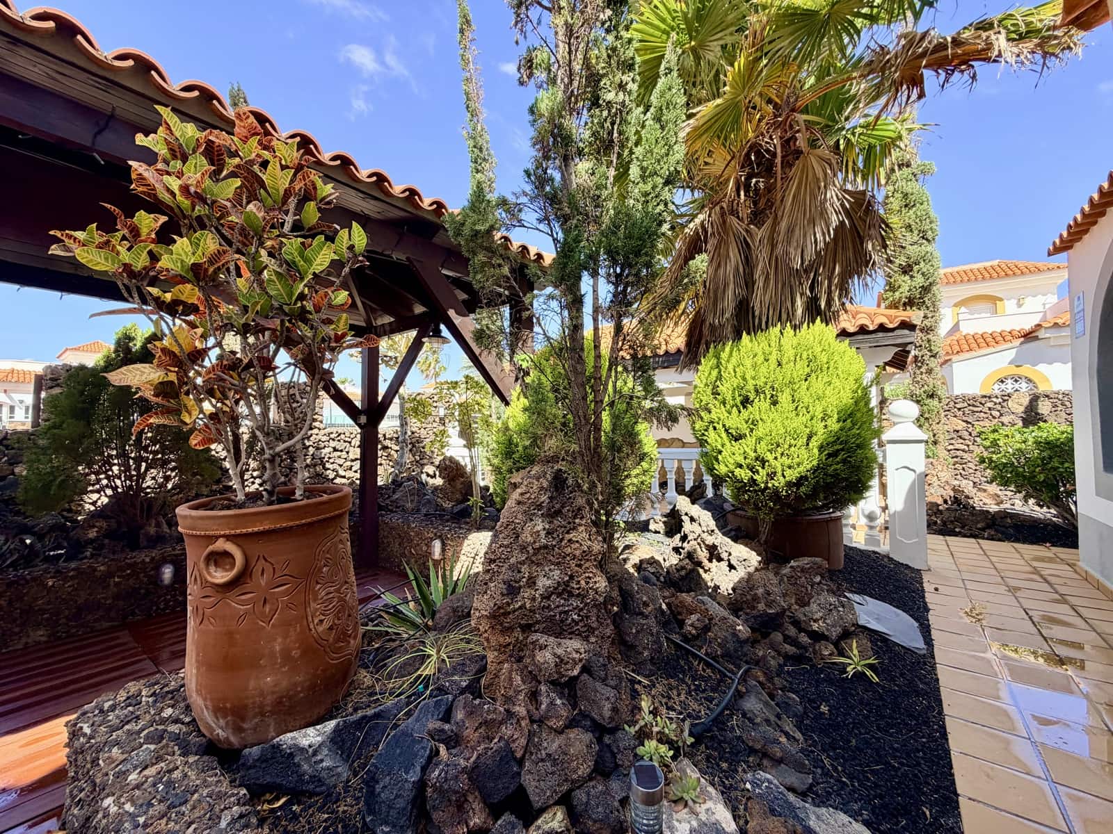 4 bedroom Villa for sale in Caleta de Fuste with pool garage - € 849,000 (Ref: 9735063)