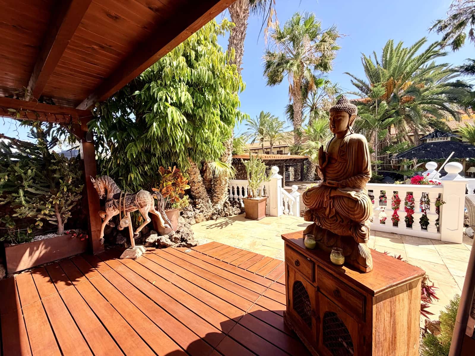 4 bedroom Villa for sale in Caleta de Fuste with pool garage - € 849,000 (Ref: 9735063)