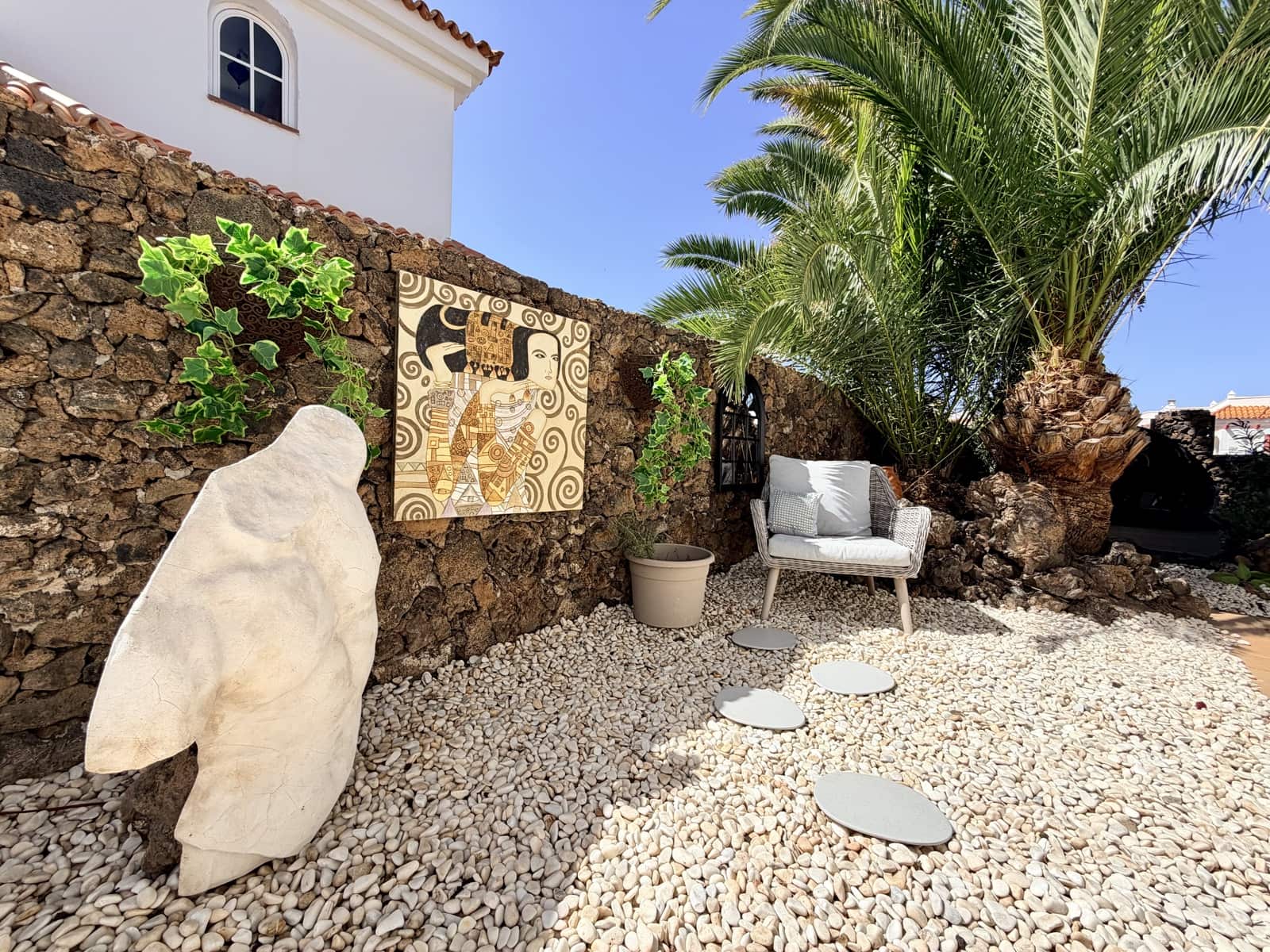 4 bedroom Villa for sale in Caleta de Fuste with pool garage - € 849,000 (Ref: 9735063)