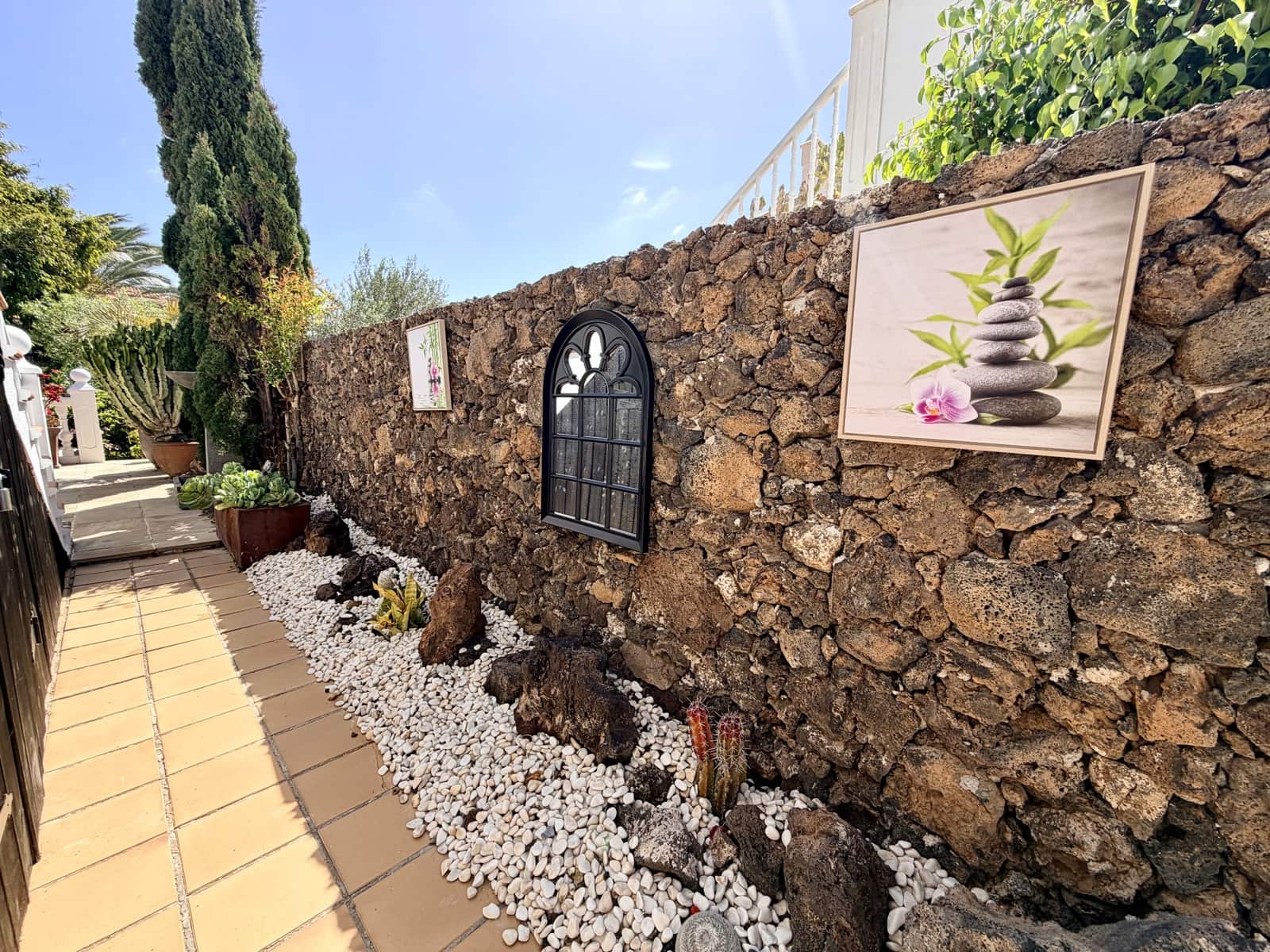 4 bedroom Villa for sale in Caleta de Fuste with pool garage - € 849,000 (Ref: 9735063)