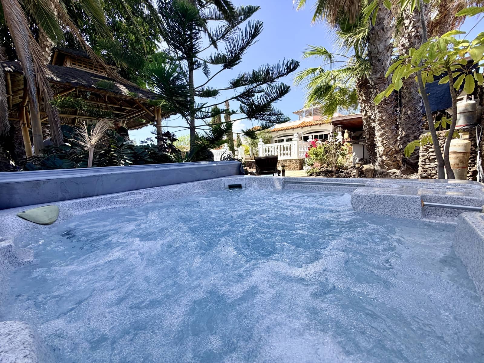 4 bedroom Villa for sale in Caleta de Fuste with pool garage - € 849,000 (Ref: 9735063)