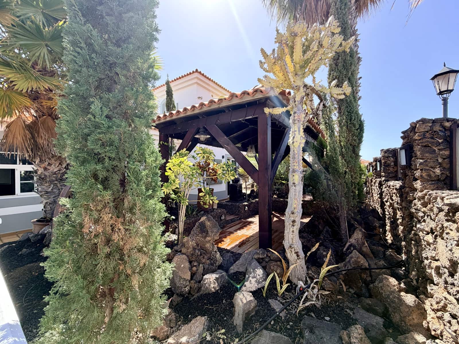 4 bedroom Villa for sale in Caleta de Fuste with pool garage - € 849,000 (Ref: 9735063)