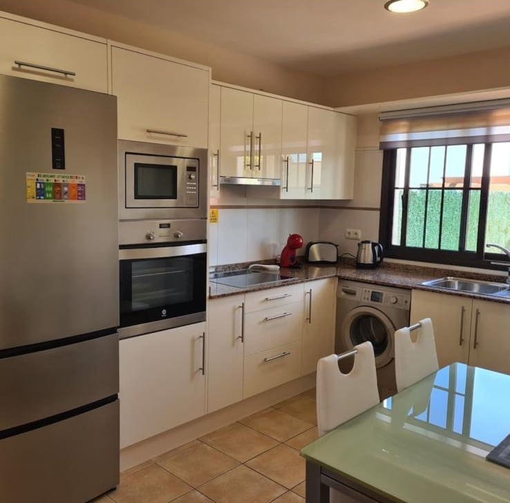 3 Zimmer Villa zu verkaufen in Caleta de Fuste mit Pool Garage - 535.000 € (Ref: 9839675)