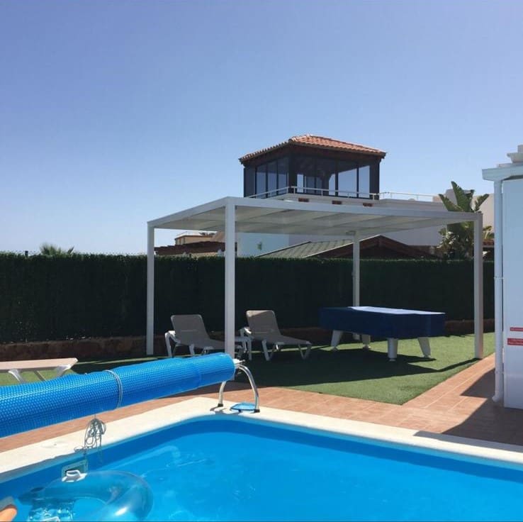 3 Zimmer Villa zu verkaufen in Caleta de Fuste mit Pool Garage - 535.000 € (Ref: 9839675)