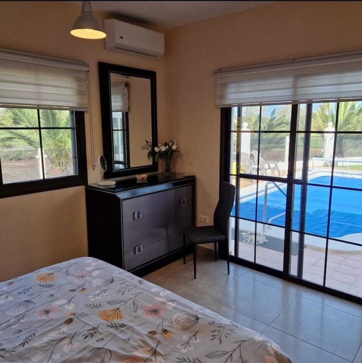3 Zimmer Villa zu verkaufen in Caleta de Fuste mit Pool Garage - 535.000 € (Ref: 9839675)